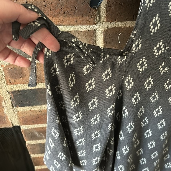 Womens Maurice’s 24/7 Cold Shoulder Top, Size Medium - Picture 3 of 4